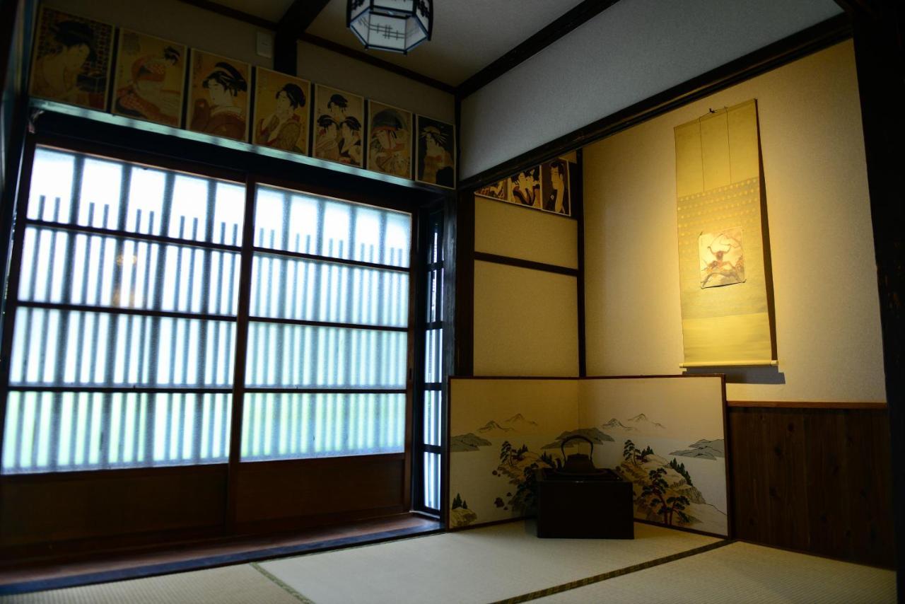 別荘 Nishioji Tanuki 西大路 狸 *