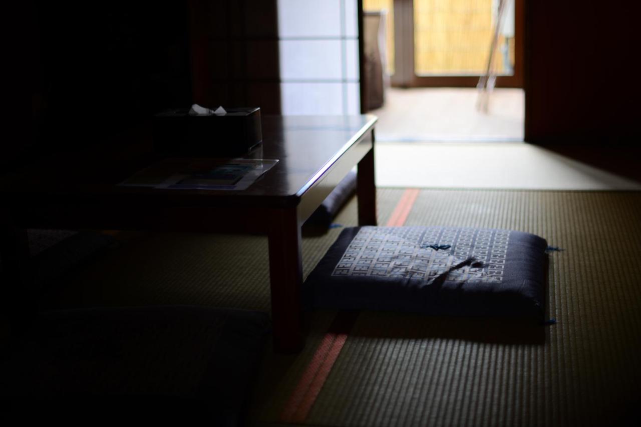Nishioji Tanuki 西大路 狸 別荘