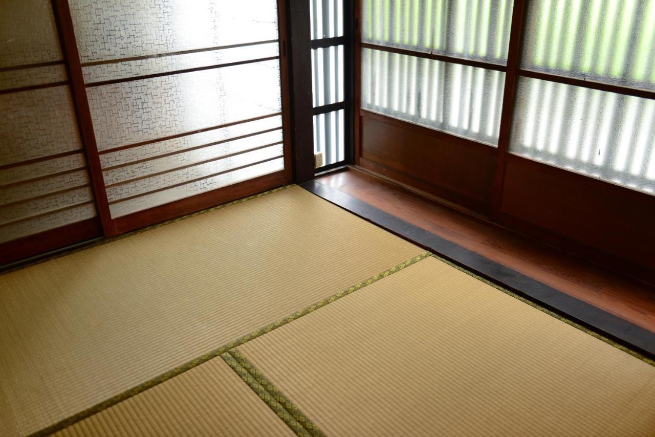 別荘 Nishioji Tanuki 西大路 狸 *